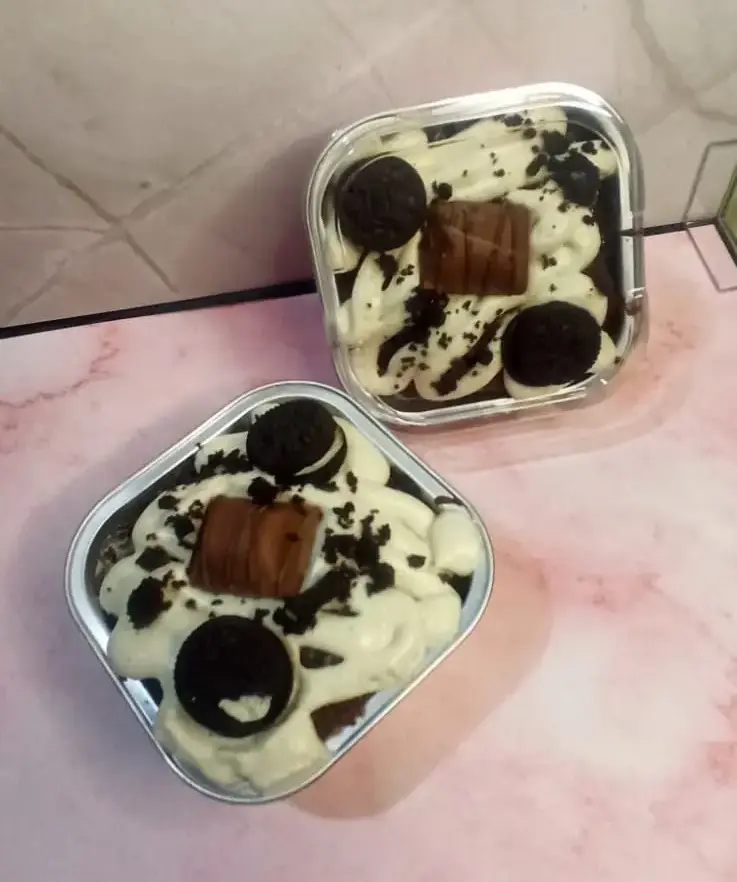 Imagen del paquete de 4 brownies en charola