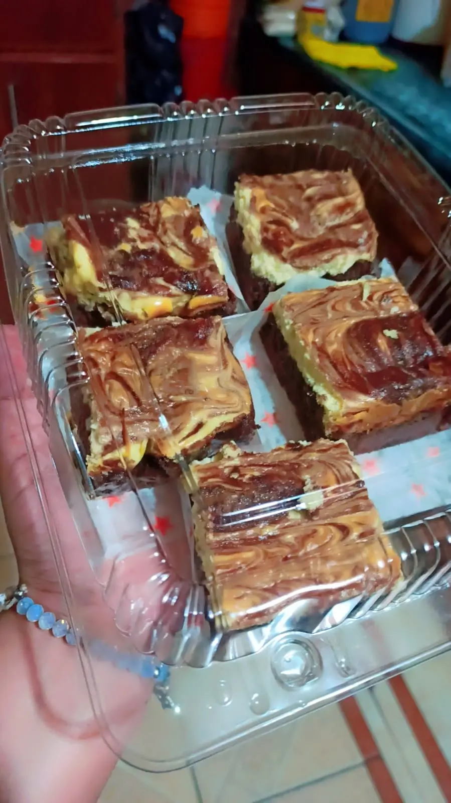 Imagen del paquete de 6 brownies con cheesecake